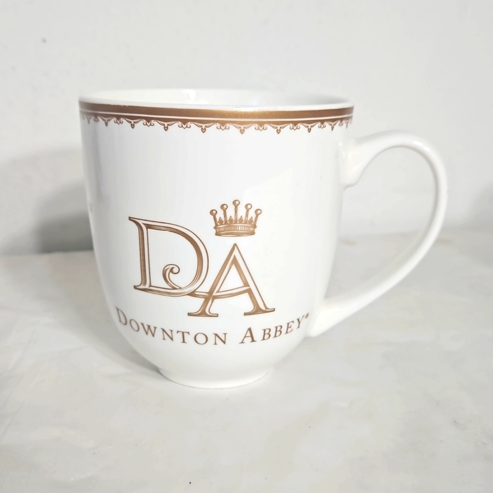 EUC World Market Limited Edition Downton Abbey White & Gold 2014 Crown D